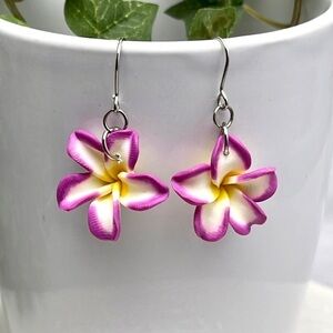 💗Small Plumeria Dangle Earrings